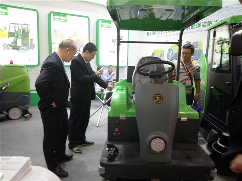 電動(dòng)掃地車