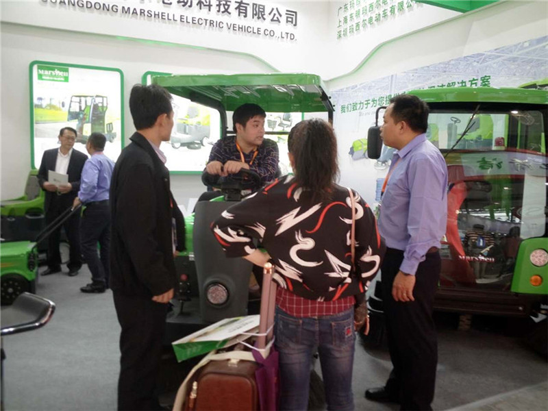 電動(dòng)掃地車