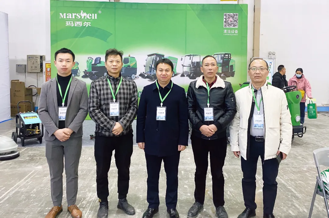 電動(dòng)洗地機(jī)廠家