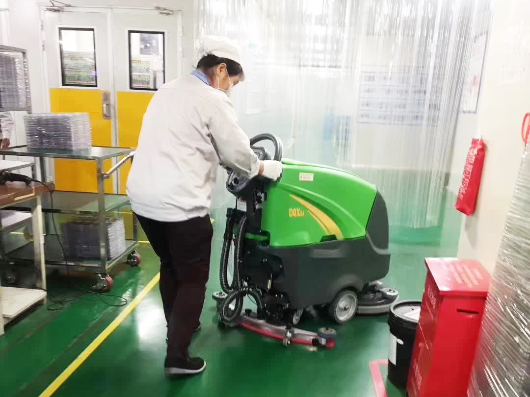 電動(dòng)掃地車