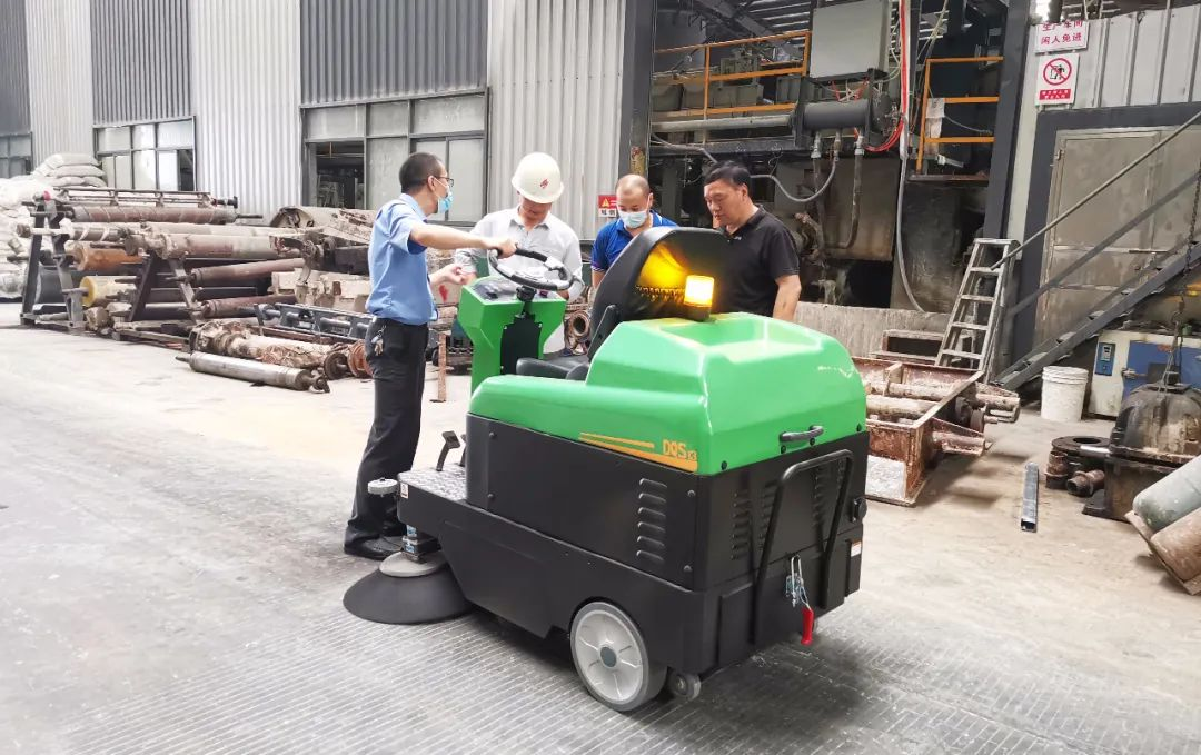 瑪西爾車(chē)間掃地車(chē)